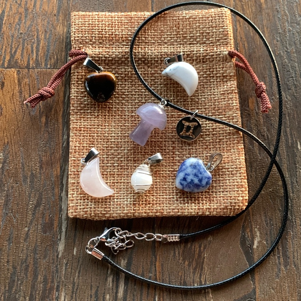 Crystals for Gemini! Fluorite Howlite Sodalite Moonstone Rose Quartz